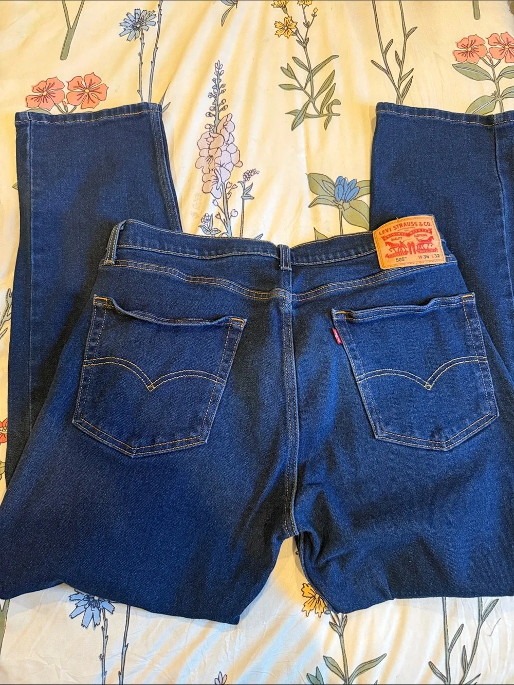 Levi's Mens Dark Blue Jeans with Signature Back Pockets 505 36 x 32